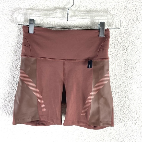Athleta x Allyson Felix Ultimate Legend Sports Bra Short 2PC Set SZ XS - Picture 5 of 9